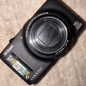 Nikon COOLPIX Black Camera with 18x Zoom